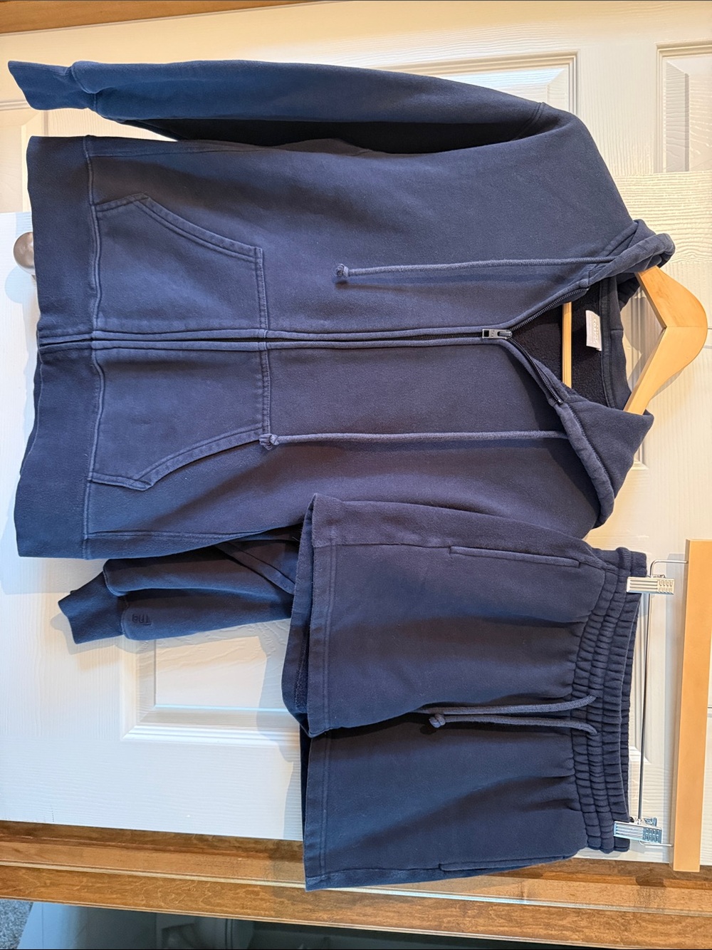 TNA CozyAF - Aritzia- 2 piece set - Fleece Hoodie (S) and shorts (XS) - Navy Blu